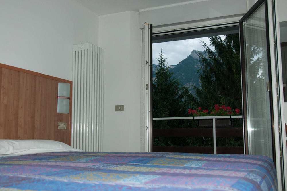 Hotel Dolomiti Levico Terme Exterior photo